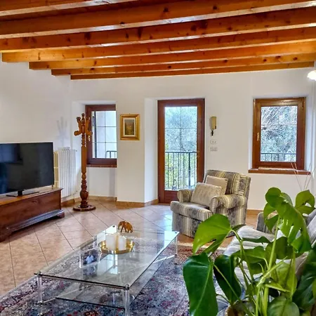 Casa Fiorelena * 加尔尼亚诺