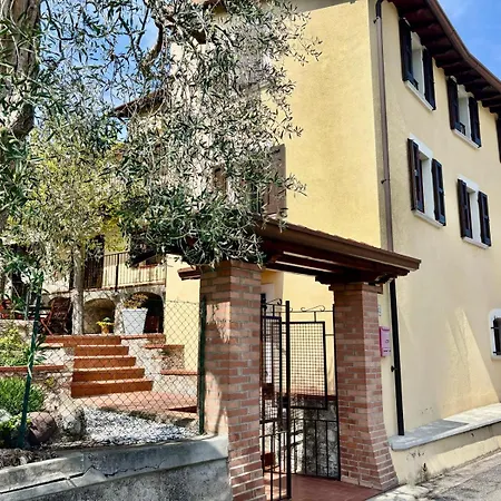 بيت للعطل Casa Fiorelena غارنانو