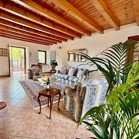 Casa Fiorelena بيت للعطل غارنانو